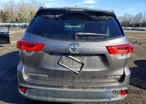 2017 Toyota Highlander Se z USA, uszkodzony, nr VIN 5TDJZRFH4HS363177